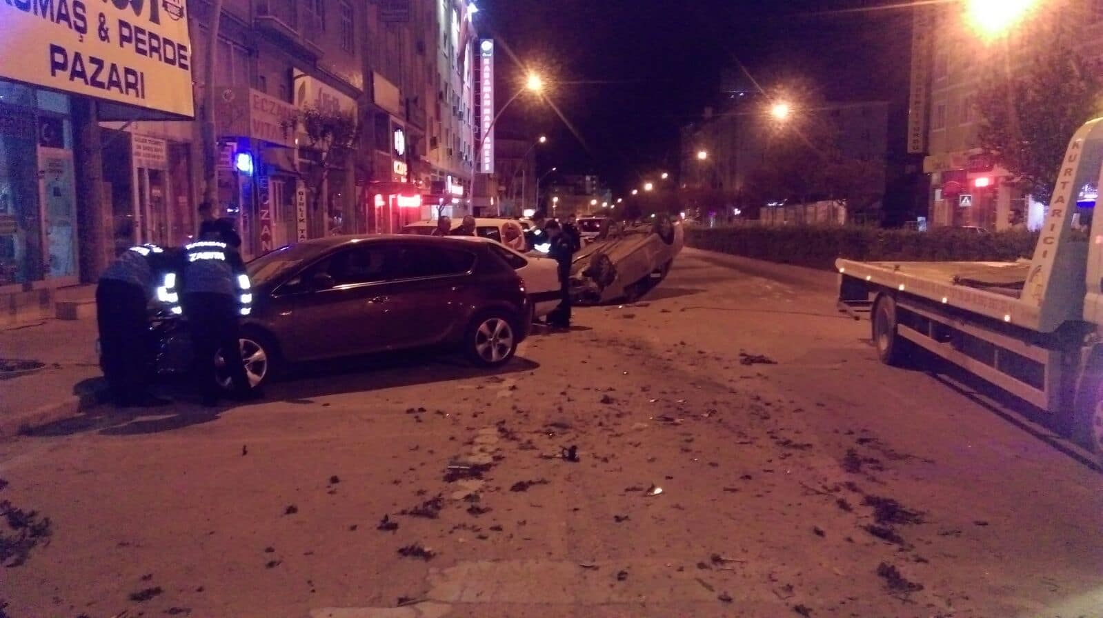 30 Metrelik Yol'da Takla Atarak Diğer Şeride Geçti 1 yaralı