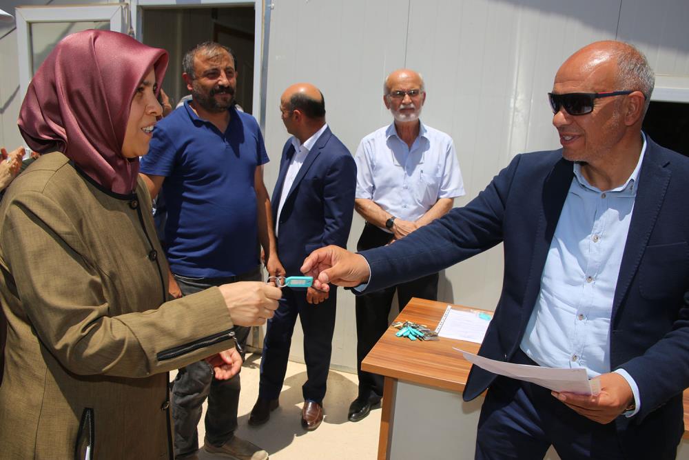 428 KONUTUN HAK SAHİPLERİNE TESLİMİ BAŞLADI