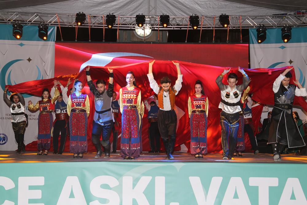 Türkçe Aşkı Vatan Aşkı Özel Sahne Gösterisi Büyük Beğeni Topladı