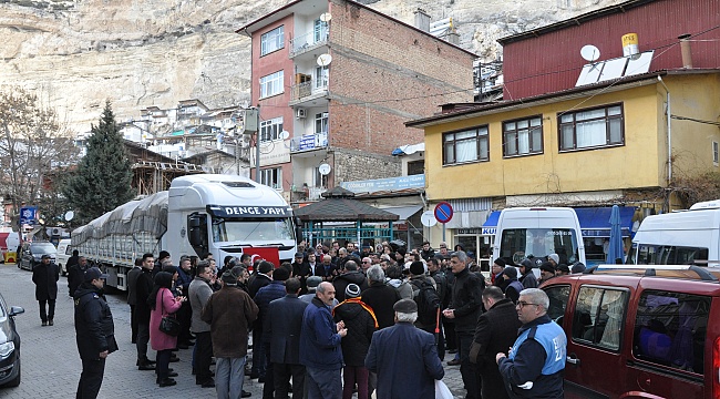 -Karaman’nın Elazığ’a 9’ncu yardım tırı da Ermenek'den yola çıktı