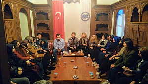 Bir Türkü Bir Hikâye” programında Çanakkale ve Kerkük şehitlerinden hikâyeler anlatıldı