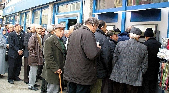 En düşük emekli aylığı 1500 TL oldu
