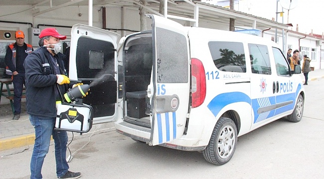 Karaman'da polis araçları korona virüsüne karşı dezenfekte edildi