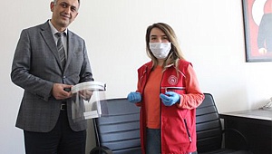 GENÇLİK MERKEZİ ÇALIŞANLARI MASKE ÜRETİYOR