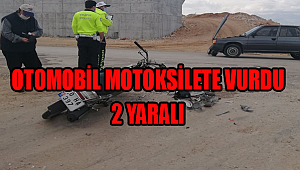 KARAMAN DA OTOMOBİL MOTOSİKLETE ÇARPTI : 2 yaralı