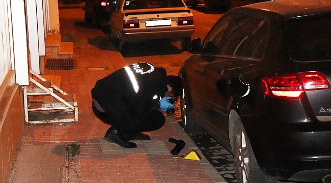 Karaman'da devriye gezen gece bekçiler ,otomobilin altında pompalı tüfek buldu