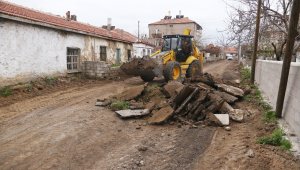Belediye'den asfalt ve kaldırım çalışması