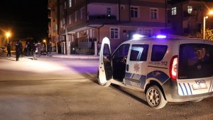 Karaman'da silahla oynayan bir kişi kazayla kendini vurdu
