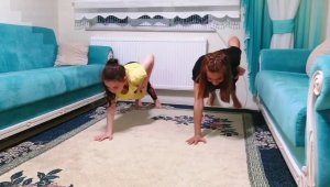 19 Mayıs koreografisini online sundular
