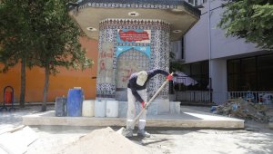 Karaman Belediyesi, kent merkezindeki çeşmeleri onarıyor