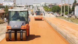 Karaman Belediyesi ikinci organize sanayi yolunu asfaltlıyor