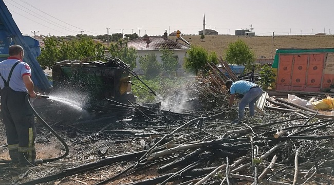 Karaman'da bahçede bulunan odunlar tutuşarak yandı
