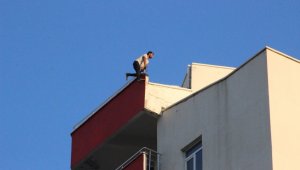 12. kattan atlayarak intihar etti