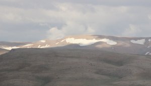KARAMAN'IN BU DAĞLARINDA 1 METRE KAR VAR