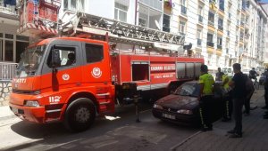 Binanın havalandırma boşluğunda çıkan yangın korkuttu