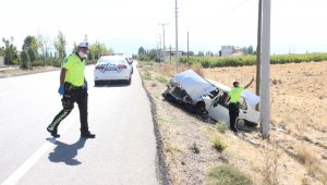 Direğe çarpan otomobilin sürücüsü ağır yaralandı