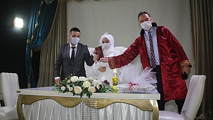 NİKAHLAR SOSYAL MESAFE VE KORONAVİRÜS TEDBİRLERİ KAPSAMINDA KIYILIYOR
