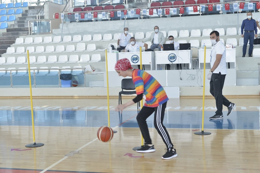 Rektör Akgül, BESYO özel yetenek sınavını izledi