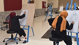 REKTÖR AKGÜL, RESİM BÖLÜMÜ ÖZEL YETENEK SINAVINI İZLEDİ