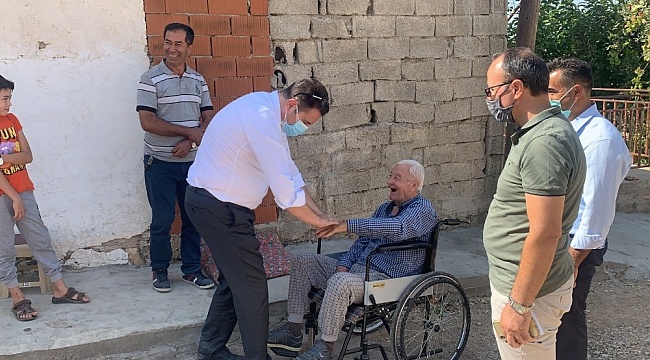 Kaynar, engelli vatandaşları sevindirdi