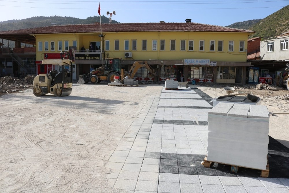 Kazancı belediyesi kent meydanını yeniliyor