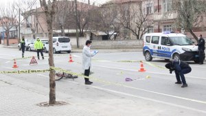 Bisikletli yaşlı adama çarpan sürücü 200 metre ileride bir sokakta yakalandi