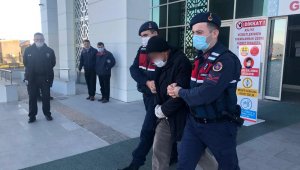 Çıkarıldığı mahkemece tutuklanan cinayet zanlısı, cezaevine götürülürken ağladı