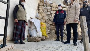  Başyayla Kaymakamı Çelik, kısıtlama günlerinde yaşlıları ve engelli vatandaşları unutmadı