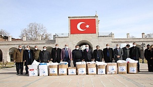 Malatya'da Battalgazi Belediyesi 650 çocuğu daha giydirdi