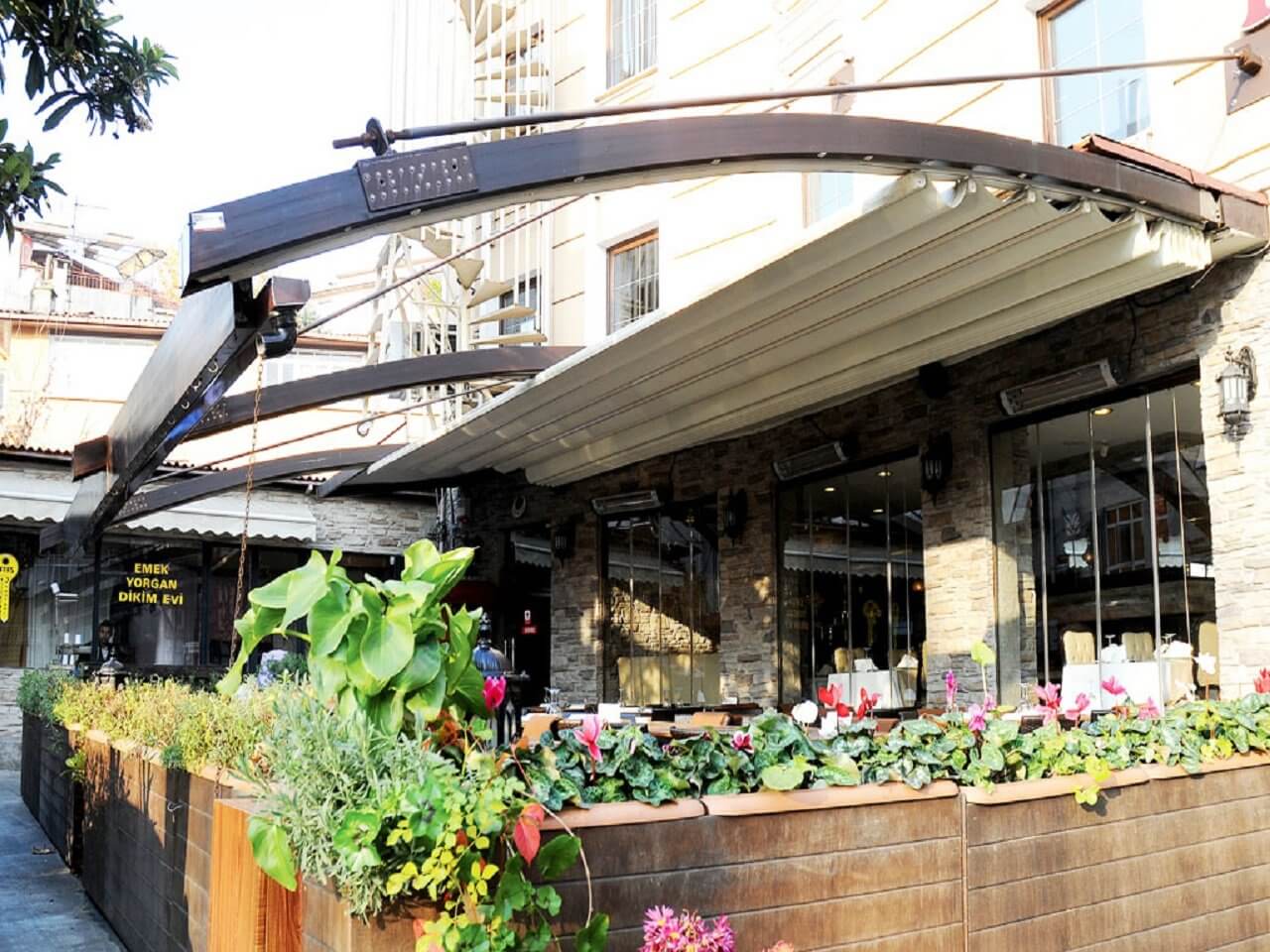 İzmir'de Pergola Sistemleri