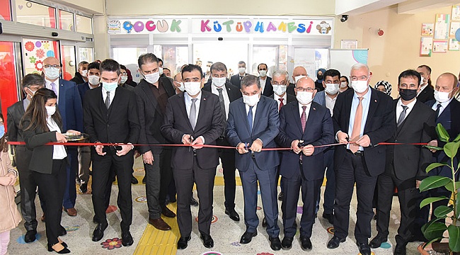 REKTÖR NAMIK AK, KÜTÜPHANE VE ATÖLYE AÇILIŞINA KATILDI