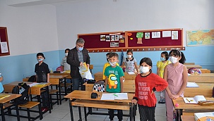 CİHANNÜMA KARAMAN TEMSİLCİLİĞİNDEN İLKOKUL ÖĞRENCİLERİNE HİKÂYE VE BOYAMA KİTABI