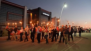 KMÜ'DEN 15 TEMMUZ DEMOKRASİ VE MİLLİ BİRLİK GÜNÜ ANISINA MEŞALELİ ETKİNLİK