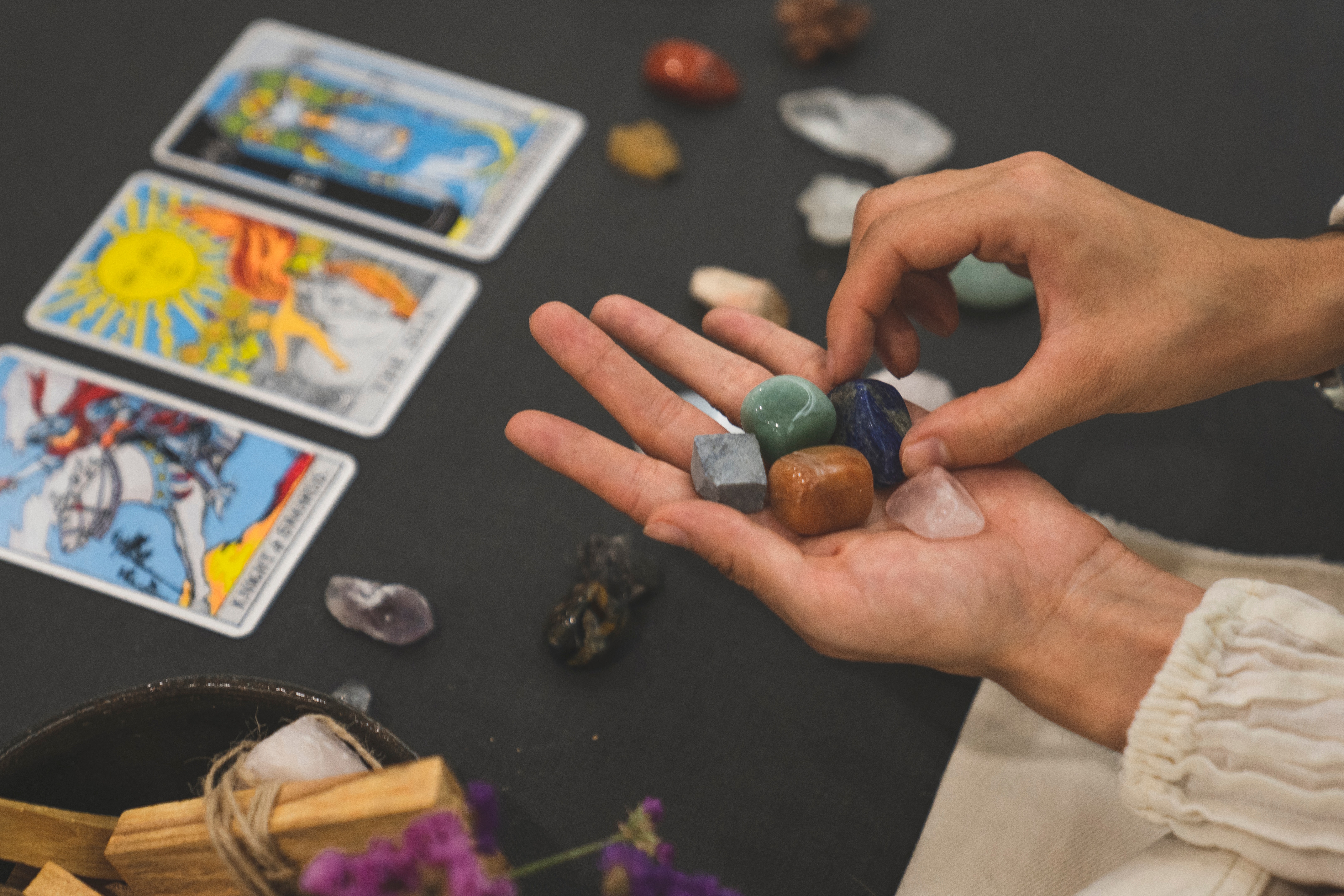 Tek Kart Tarot Falı ile İlişkiler Hakkında Net Cevaplar