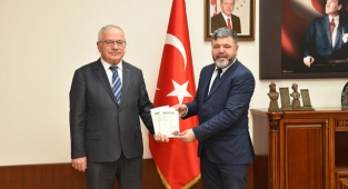 KMÜ'DEN YUNUS EMRE YILINA ÖZEL KİTAP