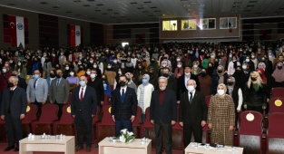 PROF. DR. MAHMUD EROL KILIÇ KMÜ'DE MEVLANA'YI ANLATTI