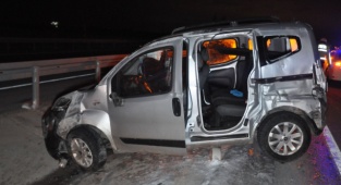 KARAMAN KONYA YOLUNDA TRAFİK KAZASI: 3 YARALI, 1 ÖLÜ