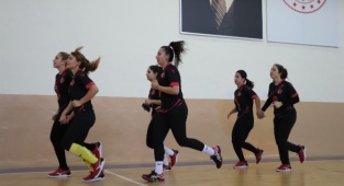 GOLBOL KADIN MİLLİ TAKIMI KARAMAN’DA KAMPA GİRDİ