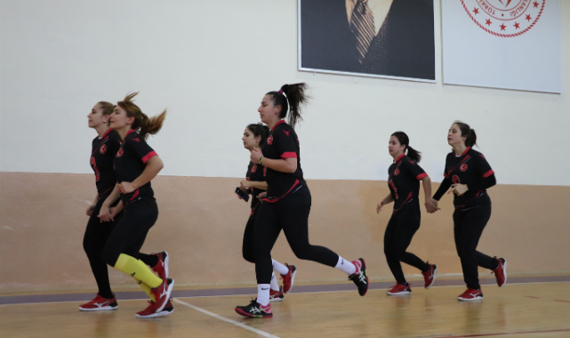 GOLBOL KADIN MİLLİ TAKIMI KARAMAN’DA KAMPA GİRDİ
