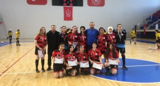 Karaman Spor Lisesi Kız Futsal Takımı Yarı Finalde