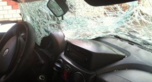 Minibüs Yol Kenarına Uçtu