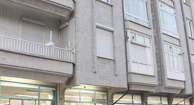 5 yaşındaki çocuk pencereden düşerek ağır yaralandı