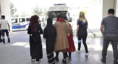 Karaman'da okul servisi ile otomobil çarpıştı: 13 yaralı