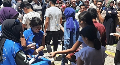 GENÇLİK MERKEZİNE BAĞLI GÖNÜLLÜ GENÇLERDEN ÖRNEK DAVRANIŞ