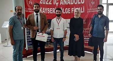 KARAMANLI GENÇLER DERECELERLE DÖNDÜ