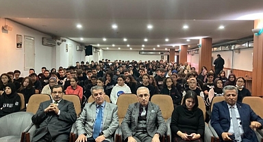 REKTÖR KARAMAN'DAN 'FUAT SEZGİN VE MÜSLÜMANLARIN BİLİME KATKILARI' KONFERANSI