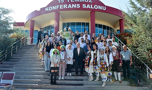 Rektör Ak, ''Öğrencilerimize Yaptığımız Tavsiyelerimizi Çarpıtıyorlar''