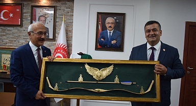 LÜTFİ ELVAN KARAMAN İL GENEL MECLİSİNİ ZİYARET ETTİ