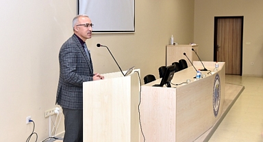 REKTÖR KARAMAN'DAN 'NURETTİN TOPÇU'NUN DÜŞÜNCE DÜNYASI' KONULU KONFERANS