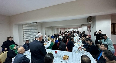 AK PARTİDEN ARABAŞILI KUTLAMA